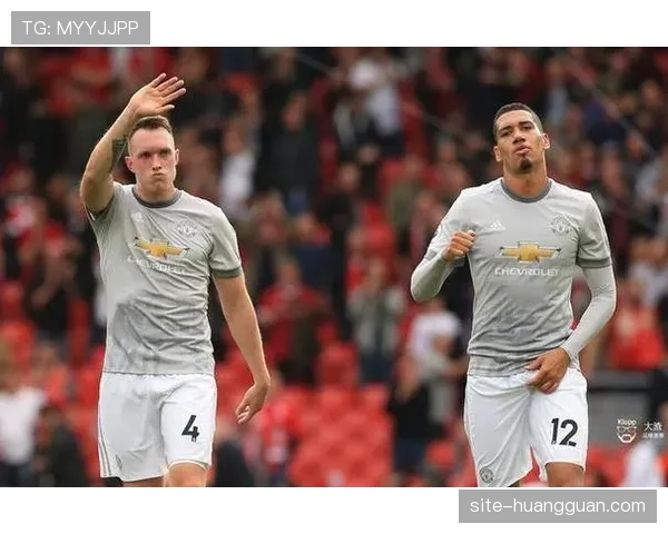 防守结构多样化 三中卫与五后卫体系根据对手调整